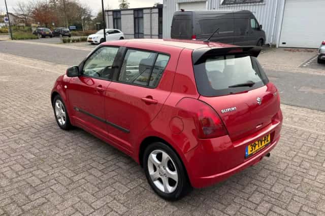 Suzuki Swift (2007) thumbnail 4