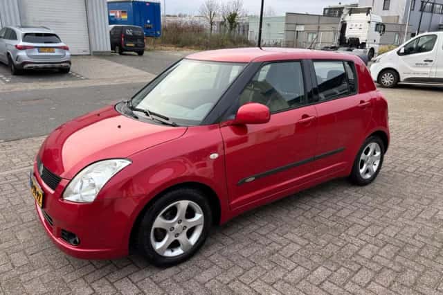 Suzuki Swift (2007) thumbnail 5