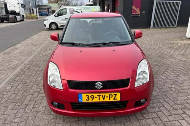 Suzuki Swift (2007) thumbnail 6