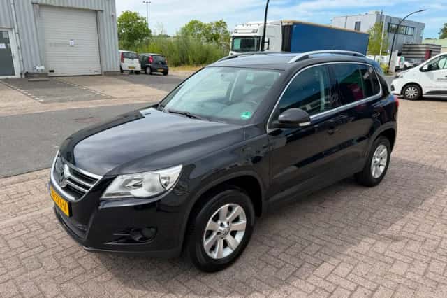 Volkswagen Tiguan (2011) thumbnail 5