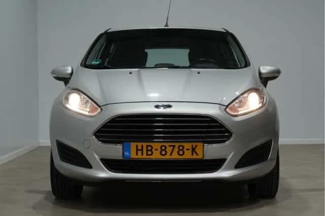 Ford Fiesta (2015) thumbnail 4
