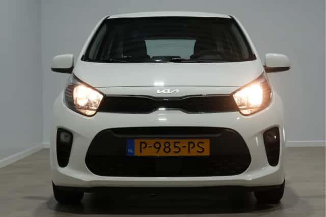 Kia Picanto (2022) thumbnail 3