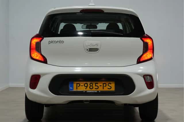 Kia Picanto (2022) thumbnail 4