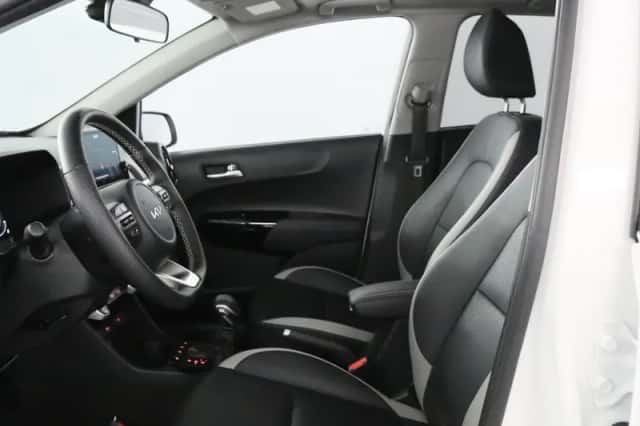 Kia Picanto (2024) thumbnail 3