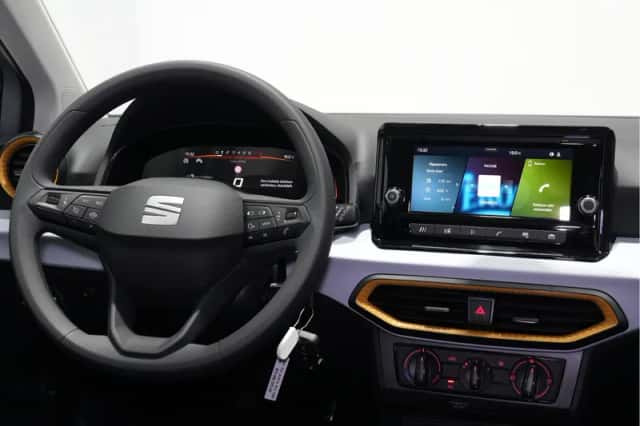 SEAT Arona (2024) thumbnail 1