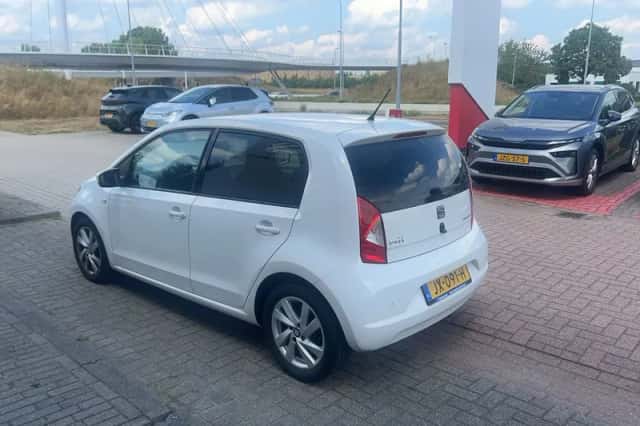 SEAT Mii (2016) thumbnail 2