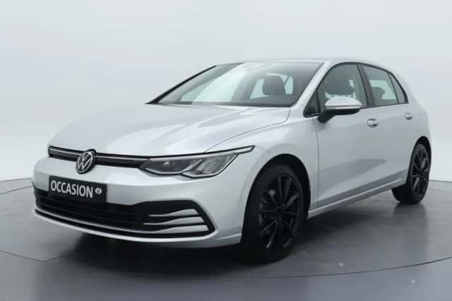 Volkswagen Golf (2023) thumbnail 1