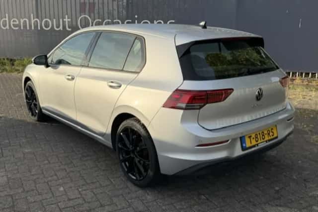 Volkswagen Golf (2023) thumbnail 2