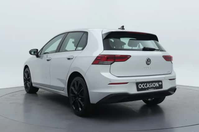 Volkswagen Golf (2023) thumbnail 4