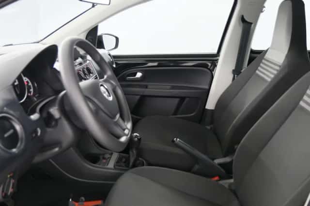 Volkswagen Up! (2021) thumbnail 3
