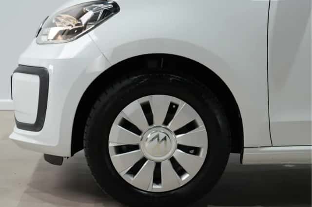 Volkswagen Up! (2023) thumbnail 4