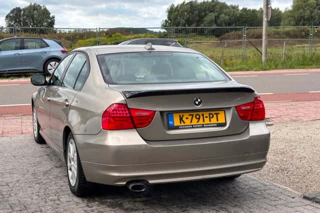 BMW 3-Serie (2011) thumbnail 4