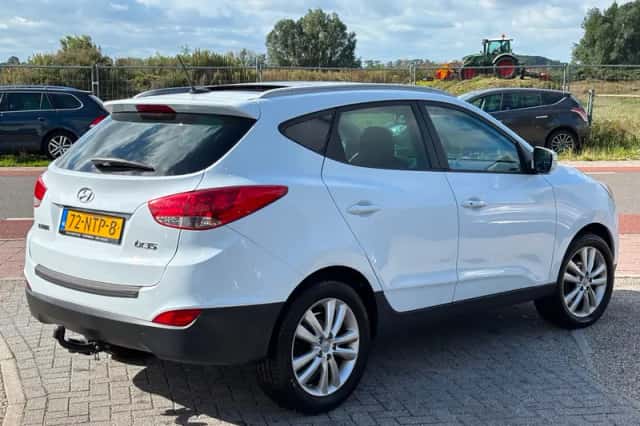 Hyundai ix35 (2010) thumbnail 2