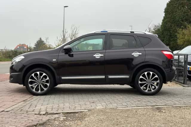 Nissan Qashqai (2012) thumbnail 3