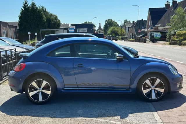 Volkswagen Beetle (2012) thumbnail 6