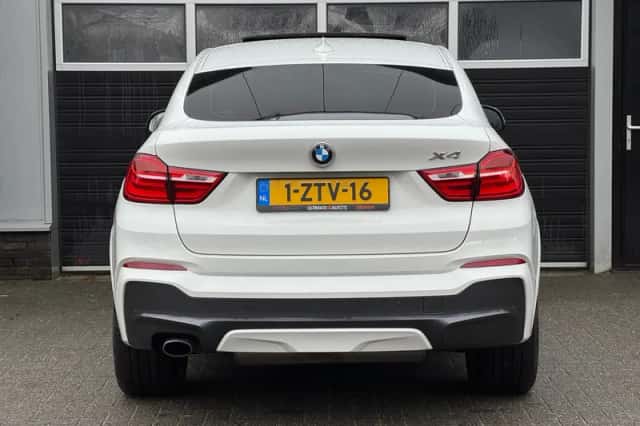 BMW X4 (2015) thumbnail 6