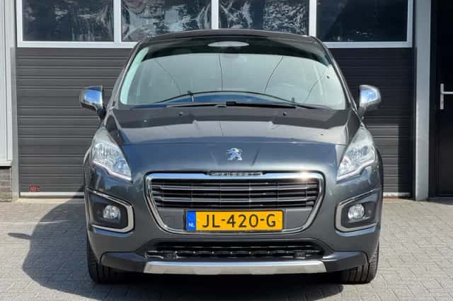 Peugeot 3008 (2016) thumbnail 2