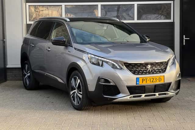 Peugeot 5008 (2017) thumbnail 3