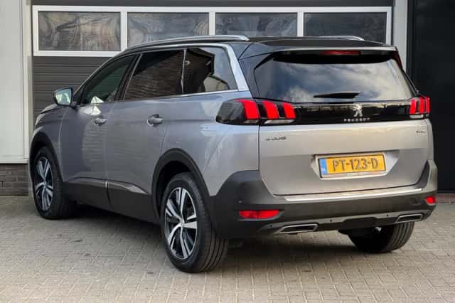 Peugeot 5008 (2017) thumbnail 6