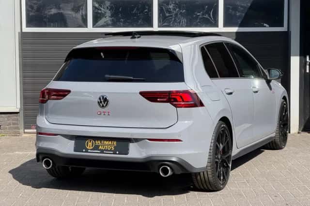 Volkswagen Golf (2024) thumbnail 4