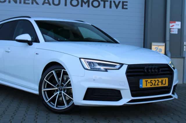 Audi A4 (2018) thumbnail 2