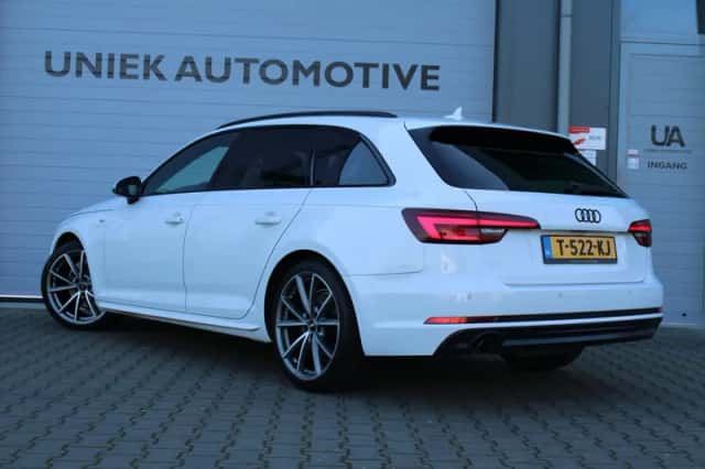 Audi A4 (2018) thumbnail 3
