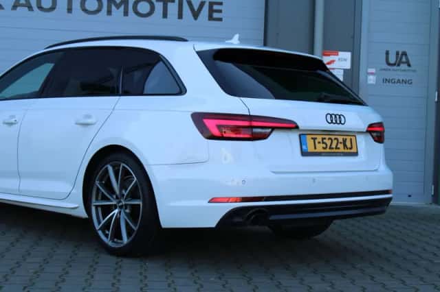 Audi A4 (2018) thumbnail 4