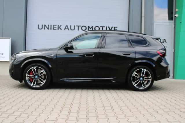 BMW X1 (2024) thumbnail 5