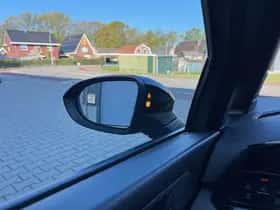 Volkswagen Golf thumbnail 38