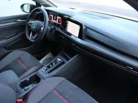 Volkswagen Golf thumbnail 40