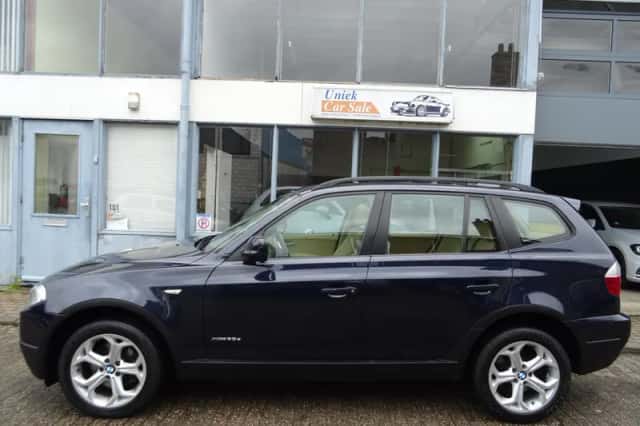 BMW X3 (2009) thumbnail 2