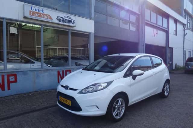 Ford Fiesta (2011) thumbnail 1
