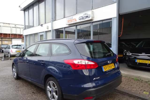 Ford Focus (2013) thumbnail 3