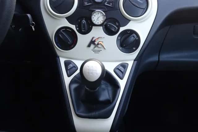 Ford Ka (2011) thumbnail 6