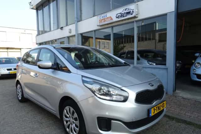 Kia Carens (2014) thumbnail 3