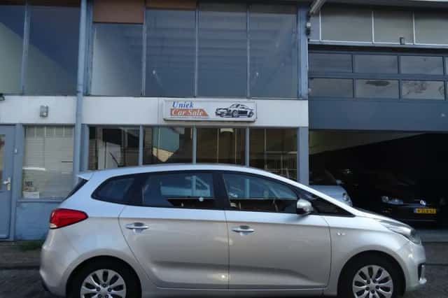 Kia Carens (2014) thumbnail 4