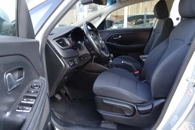 Kia Carens (2014) thumbnail 6