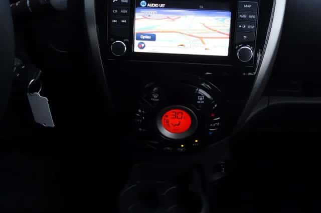 Nissan Micra (2014) thumbnail 6