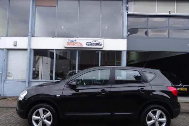 Nissan Qashqai (2010) thumbnail 2