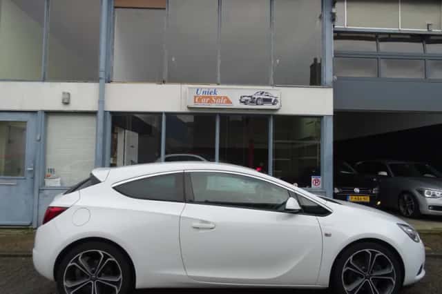 Opel Astra GTC (2012) thumbnail 5