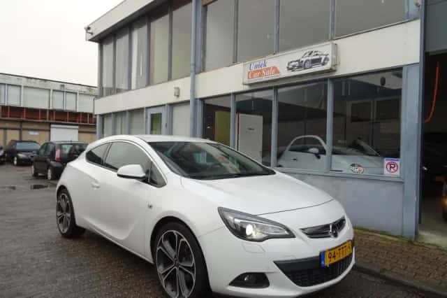 Opel Astra GTC (2012) thumbnail 6