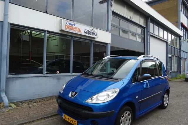 Peugeot 1007 (2007) thumbnail 1