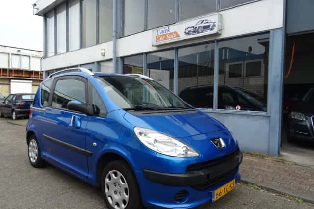 Peugeot 1007 (2007) thumbnail 6