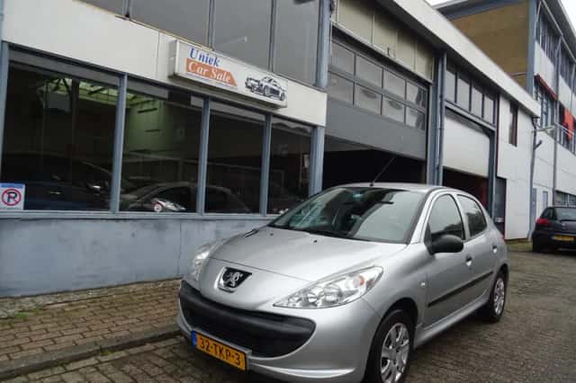 Peugeot 206 (2012) thumbnail 1