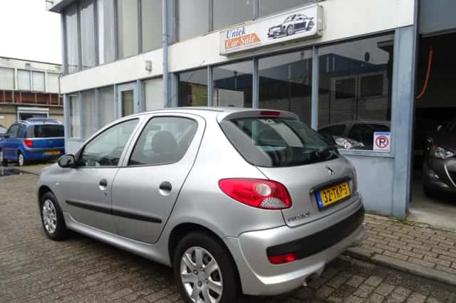 Peugeot 206 (2012) thumbnail 3