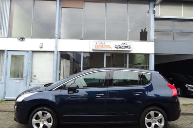 Peugeot 3008 (2009) thumbnail 2