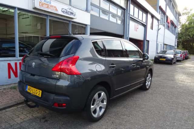 Peugeot 3008 (2010) thumbnail 4
