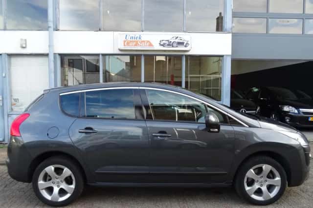Peugeot 3008 (2010) thumbnail 5