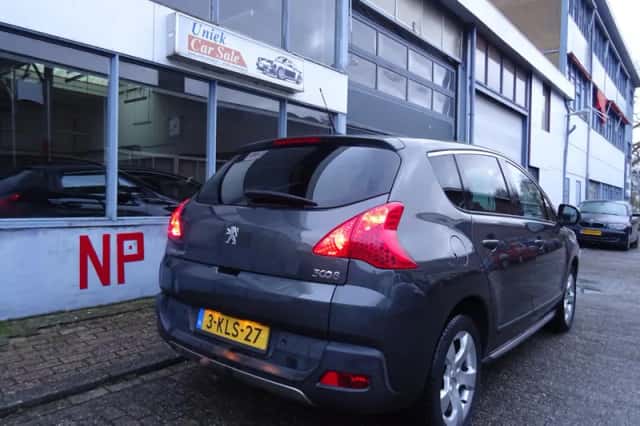Peugeot 3008 (2013) thumbnail 4