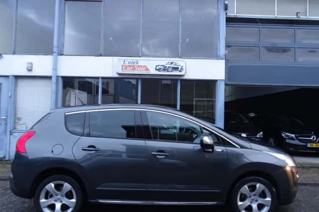 Peugeot 3008 (2013) thumbnail 5